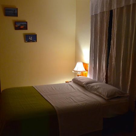 Dolphin House Otel Puerto Baquerizo Moreno Dış mekan fotoğraf