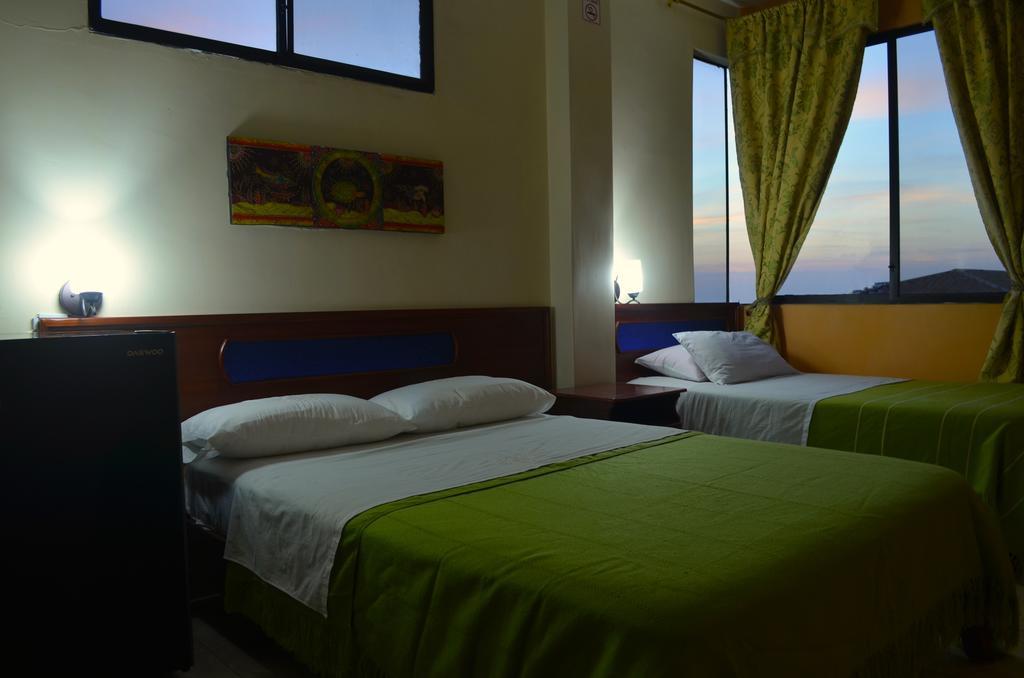 Dolphin House Otel Puerto Baquerizo Moreno Dış mekan fotoğraf